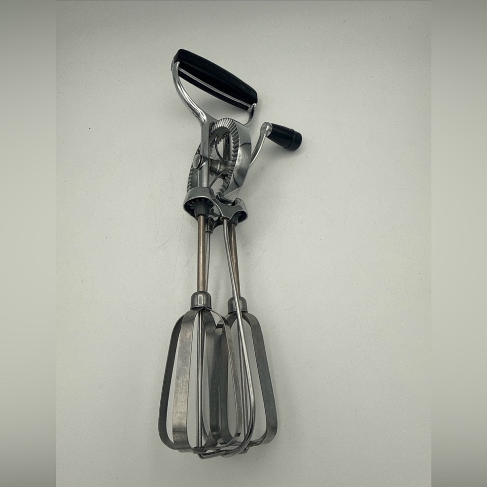 VTG Ekco Best Egg Beater Hand Held Crank Mixer beater Stainless Steel USA 11”
